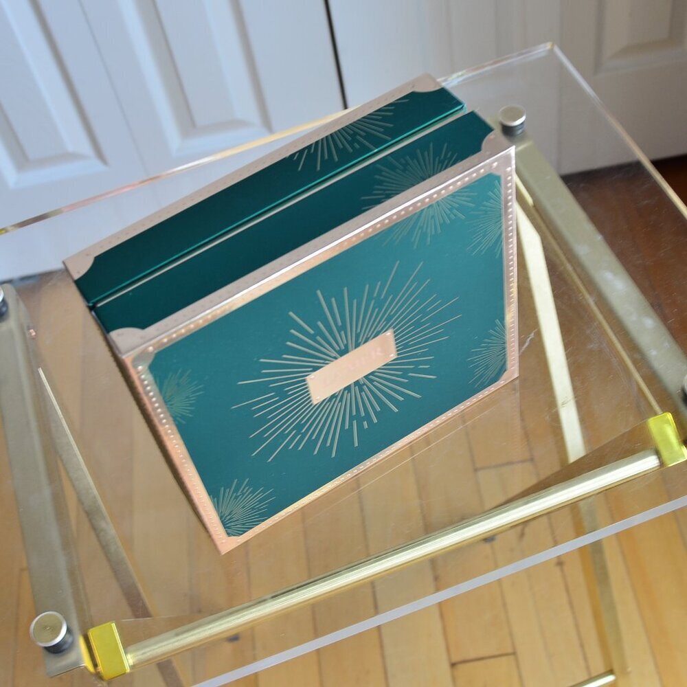 La Mer Gift Box - Picture 4 of 7